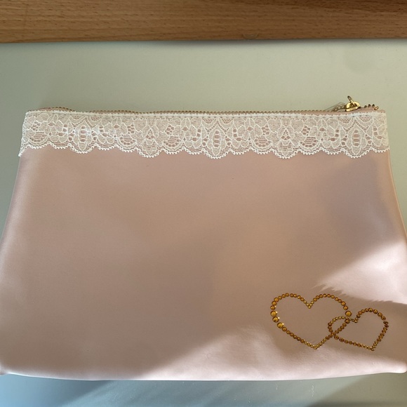 Gisou Holiday Pouch - Picture 3 of 4